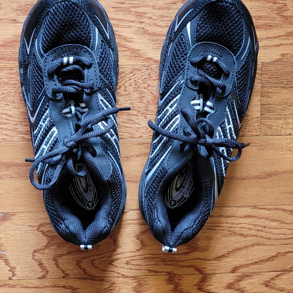 New Boys / Teens Black Champion Tennis Shoes / Sneakers Size 4